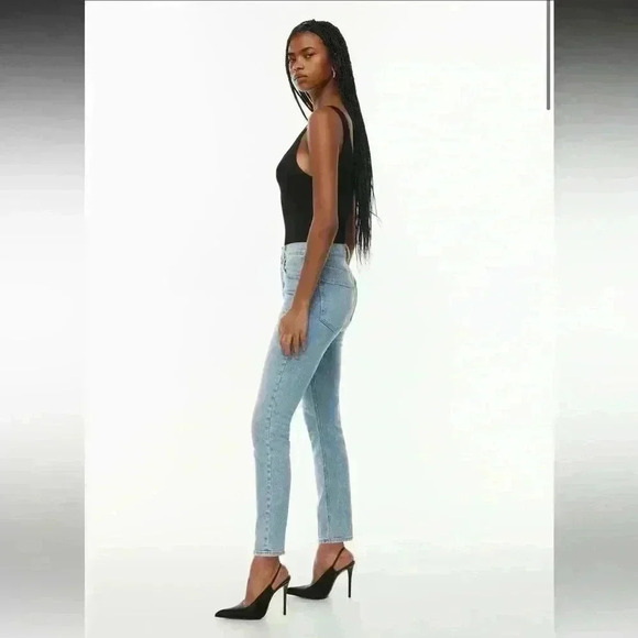 Denim Forum Aritzia The Yoko High Rise Slim High Waisted Blue Jean Denim Size 24 - Picture 3 of 9